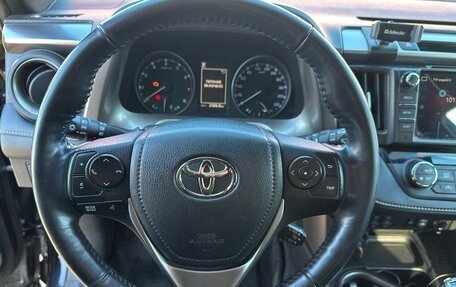 Toyota RAV4, 2018 год, 3 000 000 рублей, 8 фотография