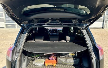 Toyota RAV4, 2018 год, 3 000 000 рублей, 11 фотография