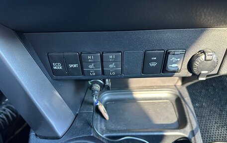 Toyota RAV4, 2018 год, 3 000 000 рублей, 17 фотография