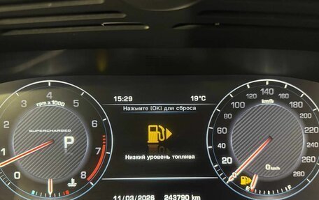 Land Rover Range Rover IV рестайлинг, 2015 год, 3 530 000 рублей, 16 фотография