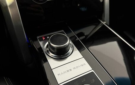 Land Rover Range Rover IV рестайлинг, 2015 год, 3 530 000 рублей, 19 фотография