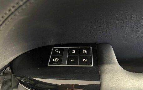 Land Rover Range Rover IV рестайлинг, 2015 год, 3 530 000 рублей, 29 фотография