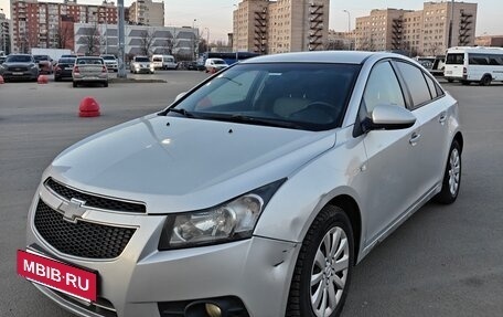 Chevrolet Cruze II, 2012 год, 600 000 рублей, 3 фотография