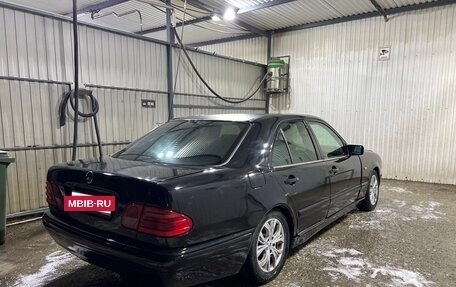 Mercedes-Benz E-Класс, 1996 год, 115 000 рублей, 2 фотография