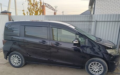 Honda Freed I, 2012 год, 900 000 рублей, 5 фотография