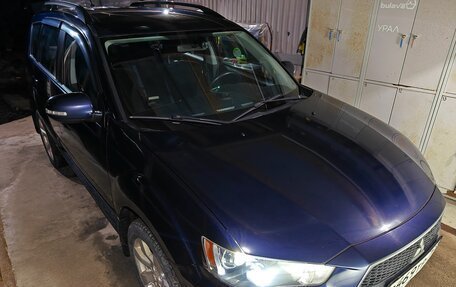 Mitsubishi Outlander III рестайлинг 3, 2011 год, 1 000 000 рублей, 2 фотография
