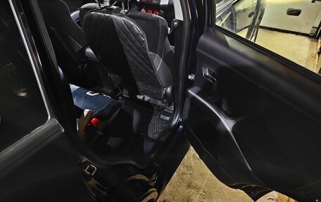 Mitsubishi Outlander III рестайлинг 3, 2011 год, 1 000 000 рублей, 11 фотография