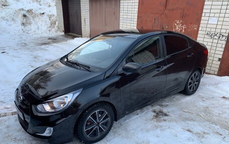 Hyundai Solaris II рестайлинг, 2011 год, 580 000 рублей, 2 фотография