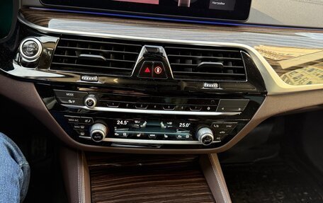 BMW 5 серия, 2021 год, 6 600 000 рублей, 14 фотография