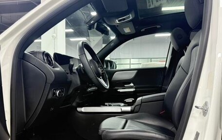 Mercedes-Benz GLB, 2023 год, 2 300 000 рублей, 11 фотография