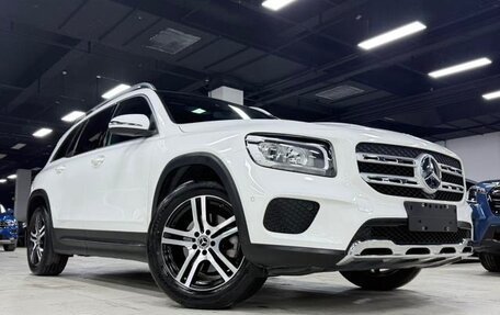 Mercedes-Benz GLB, 2023 год, 2 300 000 рублей, 2 фотография