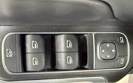 Mercedes-Benz GLB, 2023 год, 2 300 000 рублей, 17 фотография