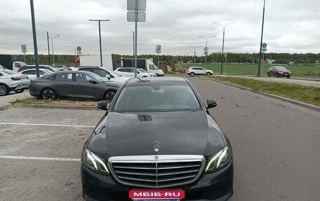 Mercedes-Benz E-Класс, 2020 год, 2 750 000 рублей, 4 фотография