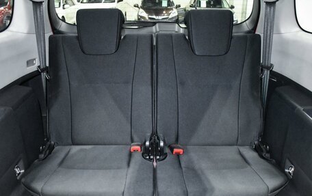 Toyota Wish II, 2011 год, 1 199 000 рублей, 11 фотография