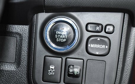 Toyota Wish II, 2011 год, 1 199 000 рублей, 18 фотография