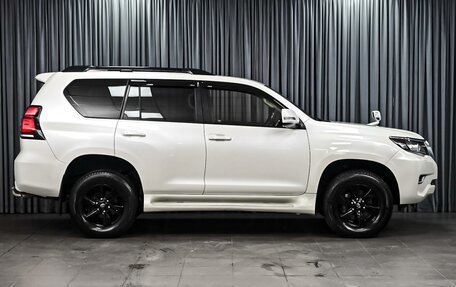 Toyota Land Cruiser Prado 150 рестайлинг 2, 2019 год, 4 717 000 рублей, 5 фотография