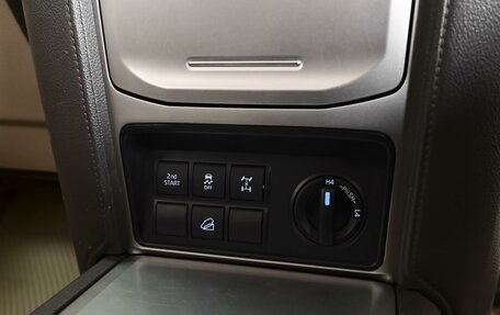 Toyota Land Cruiser Prado 150 рестайлинг 2, 2019 год, 4 717 000 рублей, 16 фотография