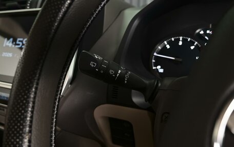 Toyota Land Cruiser Prado 150 рестайлинг 2, 2019 год, 4 717 000 рублей, 20 фотография