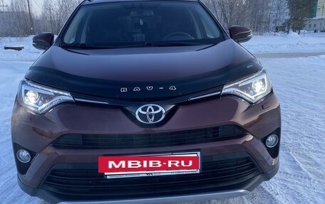 Toyota RAV4, 2018 год, 3 020 000 рублей, 3 фотография