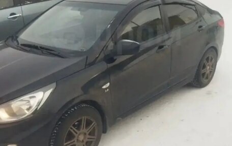 Hyundai Solaris II рестайлинг, 2011 год, 650 000 рублей, 4 фотография