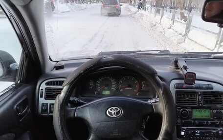 Toyota Avensis III рестайлинг, 2001 год, 400 000 рублей, 5 фотография