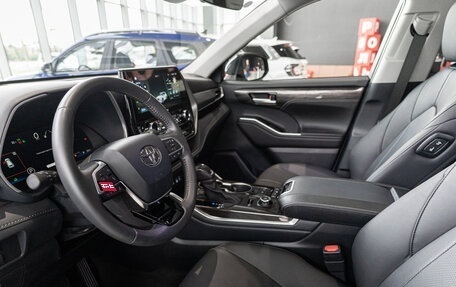 Toyota Highlander, 2025 год, 5 690 000 рублей, 15 фотография