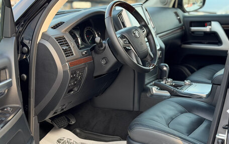 Toyota Land Cruiser 200, 2018 год, 7 500 000 рублей, 9 фотография