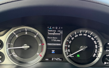 Toyota Land Cruiser 200, 2018 год, 7 500 000 рублей, 25 фотография