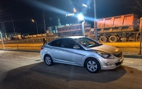 Hyundai Solaris II рестайлинг, 2014 год, 900 000 рублей, 1 фотография
