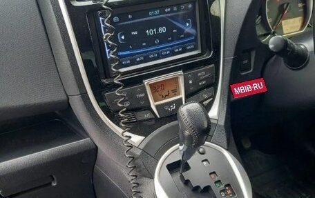 Toyota Ractis II, 2015 год, 1 200 000 рублей, 4 фотография