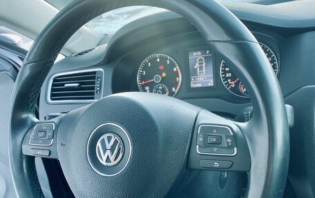 Volkswagen Jetta VI, 2013 год, 1 000 000 рублей, 13 фотография