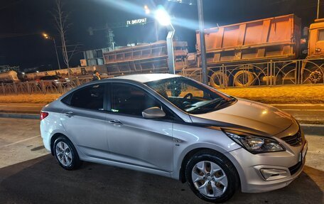 Hyundai Solaris II рестайлинг, 2014 год, 900 000 рублей, 2 фотография