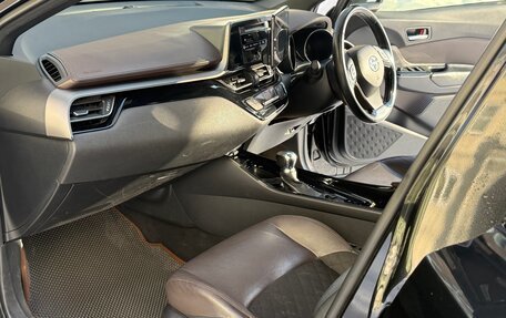 Toyota C-HR I рестайлинг, 2017 год, 2 170 000 рублей, 8 фотография