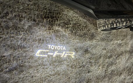 Toyota C-HR I рестайлинг, 2017 год, 2 170 000 рублей, 14 фотография