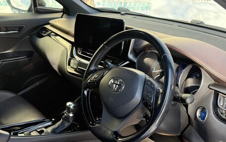 Toyota C-HR I рестайлинг, 2017 год, 2 170 000 рублей, 12 фотография