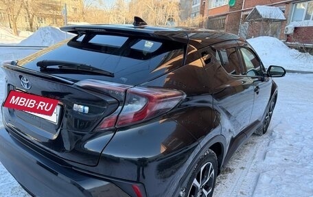 Toyota C-HR I рестайлинг, 2017 год, 2 170 000 рублей, 2 фотография