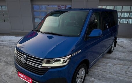 Volkswagen Caravelle T6 рестайлинг, 2021 год, 4 800 000 рублей, 2 фотография