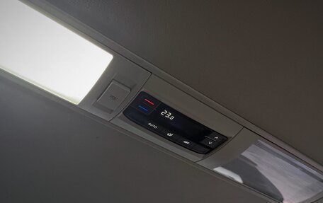 Volkswagen Caravelle T6 рестайлинг, 2021 год, 4 800 000 рублей, 20 фотография