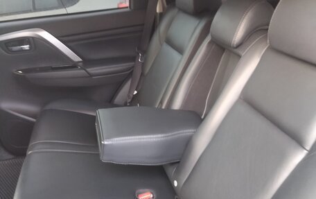 Mitsubishi Pajero Sport III рестайлинг, 2022 год, 3 850 000 рублей, 6 фотография