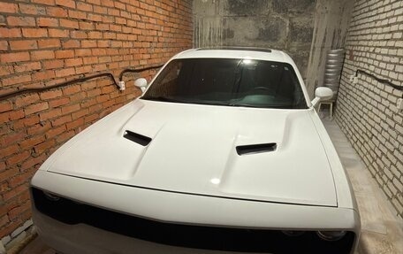 Dodge Challenger III рестайлинг 2, 2018 год, 5 500 000 рублей, 4 фотография