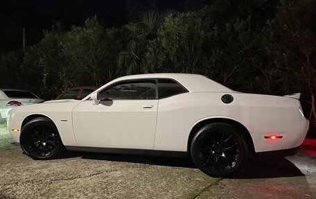 Dodge Challenger III рестайлинг 2, 2018 год, 5 500 000 рублей, 17 фотография