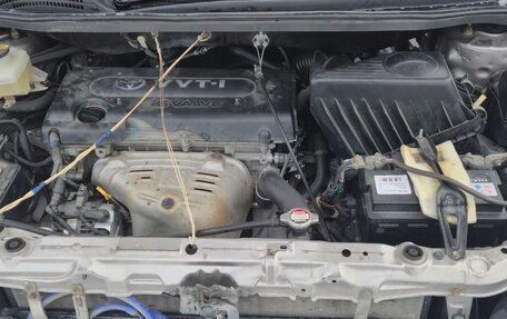 Toyota Ipsum II, 2001 год, 1 170 000 рублей, 4 фотография