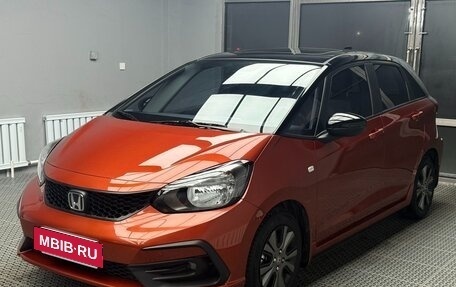 Honda Fit, 2021 год, 900 000 рублей, 2 фотография