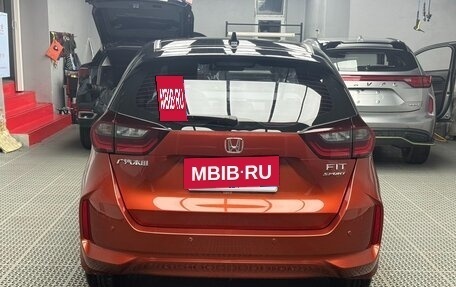 Honda Fit, 2021 год, 900 000 рублей, 8 фотография