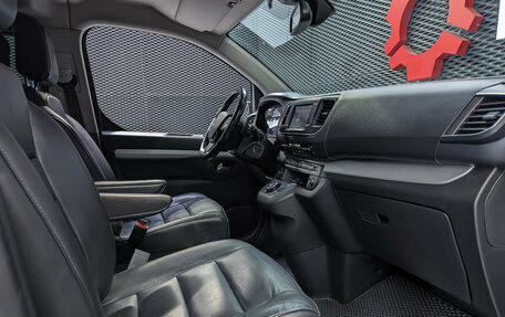 Opel Zafira Life I, 2020 год, 3 400 000 рублей, 24 фотография