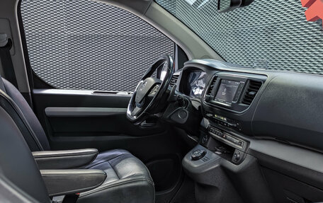 Opel Zafira Life I, 2020 год, 3 400 000 рублей, 22 фотография