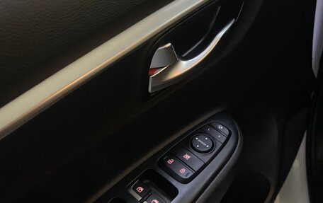 KIA Rio IV, 2021 год, 1 900 000 рублей, 15 фотография