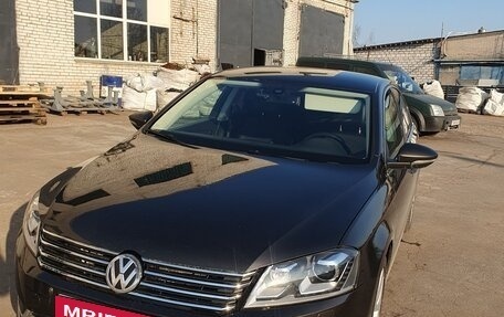 Volkswagen Passat B7, 2014 год, 950 000 рублей, 1 фотография