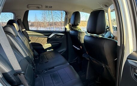 Mitsubishi Pajero Sport III рестайлинг, 2019 год, 2 400 000 рублей, 6 фотография