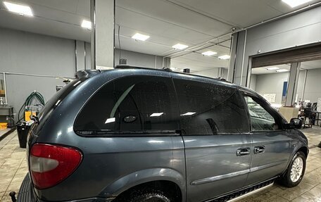 Chrysler Voyager IV, 2002 год, 700 000 рублей, 4 фотография